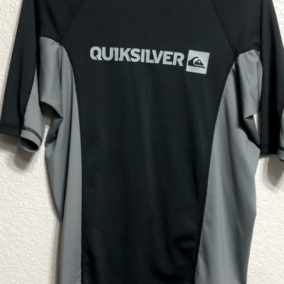 Quiksilver Two-Tone Rash Guard - Picture 1 of 3